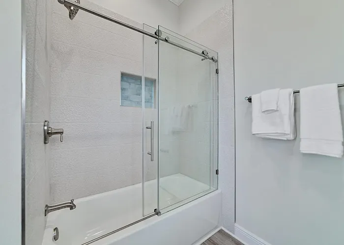 Holiday home Seaside Palms By Gsvr - Renovated Luxury Beachfront Retreat With Glass - Free Activities And Golf
